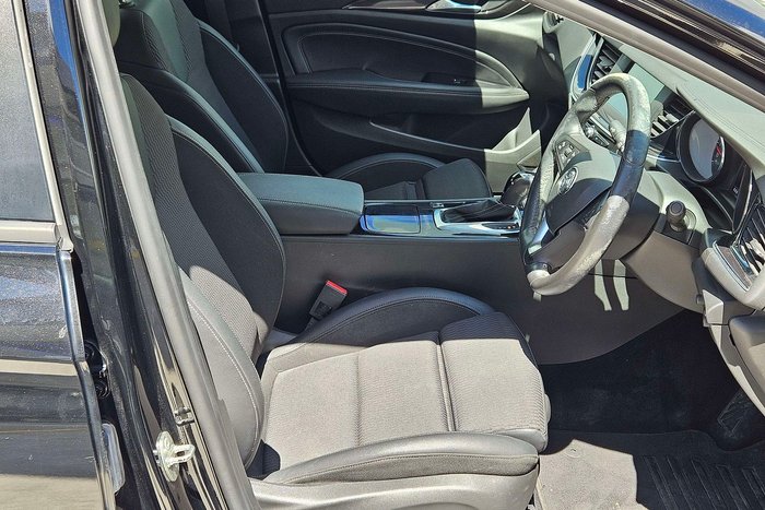 2018 Holden Commodore RS