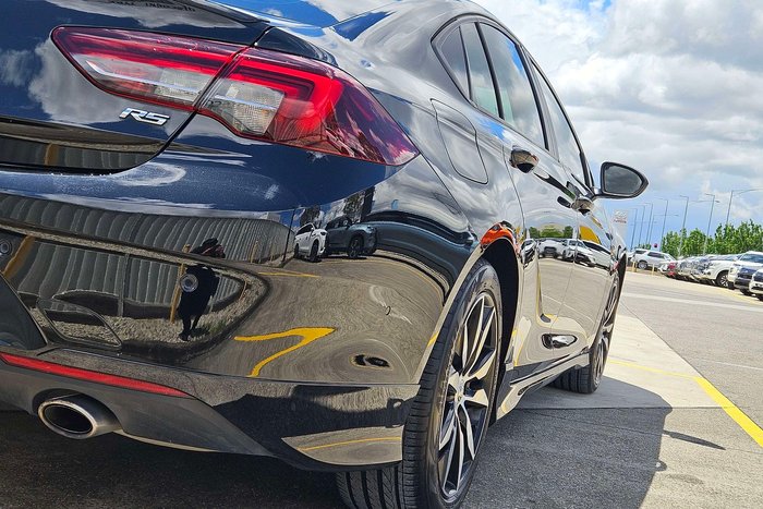 2018 Holden Commodore RS