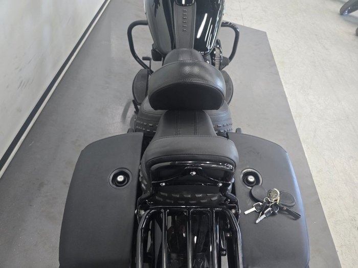 2022 Harley-davidson FLHCS HERITAGE CLASSIC 114 Black