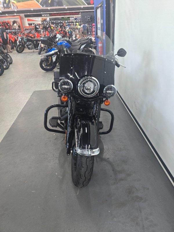 2022 Harley-davidson FLHCS HERITAGE CLASSIC 114 Black