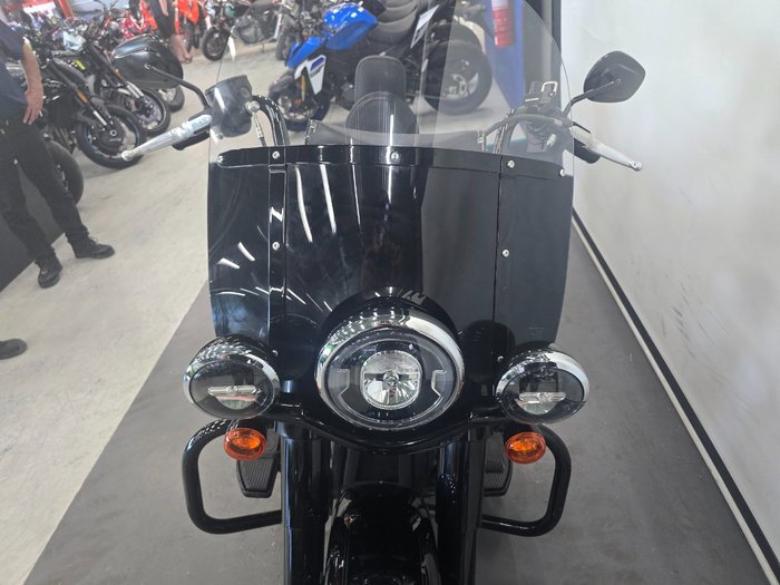 2022 Harley-davidson FLHCS HERITAGE CLASSIC 114 Black