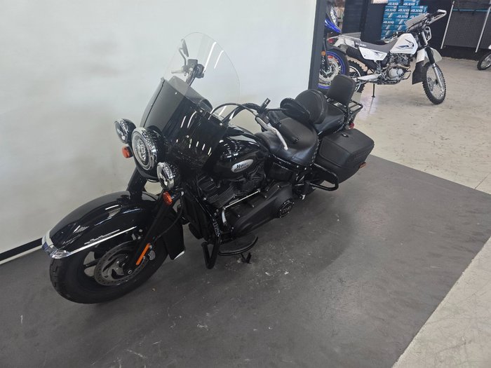2022 Harley-davidson FLHCS HERITAGE CLASSIC 114 Black