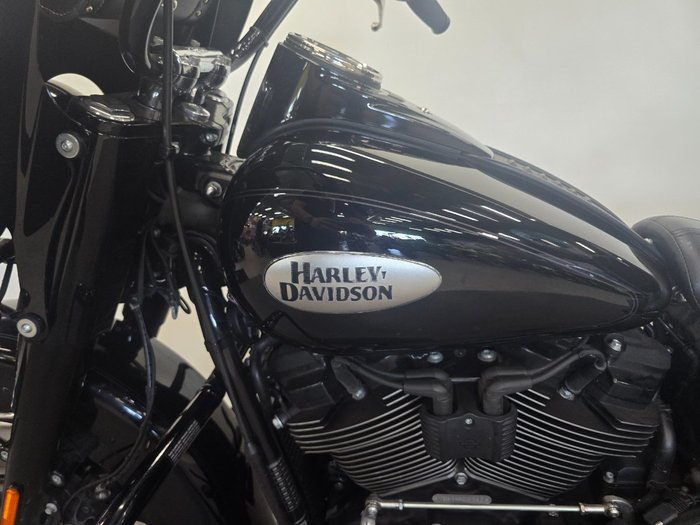 2022 Harley-davidson FLHCS HERITAGE CLASSIC 114 Black