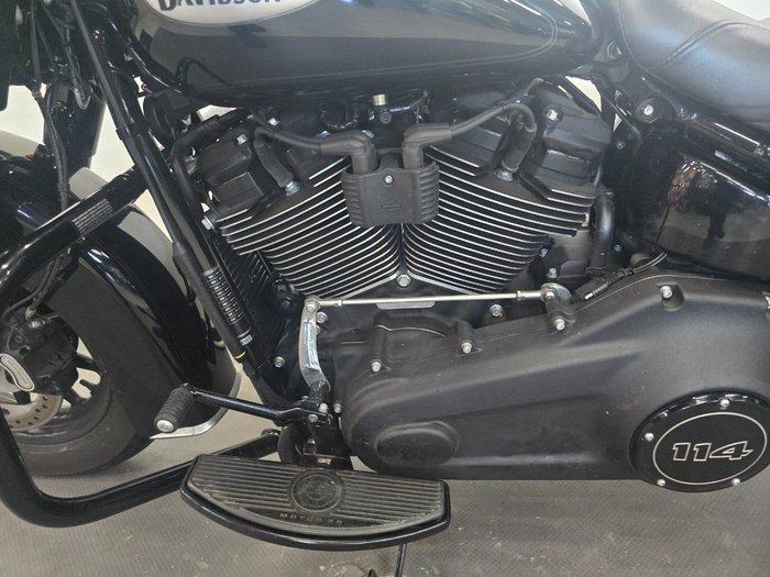 2022 Harley-davidson FLHCS HERITAGE CLASSIC 114 Black