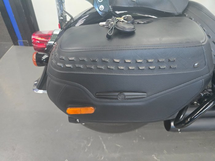 2022 Harley-davidson FLHCS HERITAGE CLASSIC 114 Black