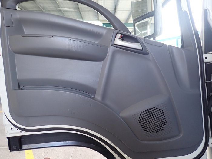 2016 ISUZU FRR 107-210