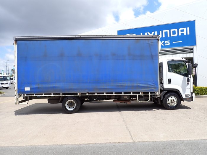 2016 ISUZU FRR 107-210