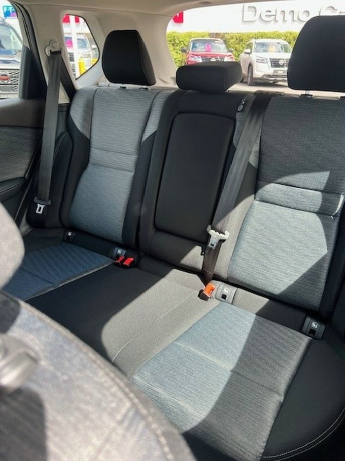 2025 Nissan X-TRAIL ST