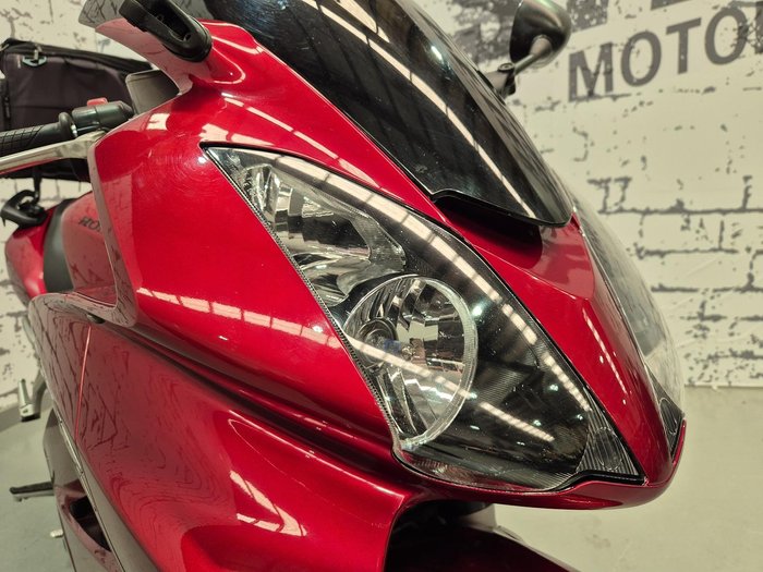 2006 Honda VFR800Fi VFR Red