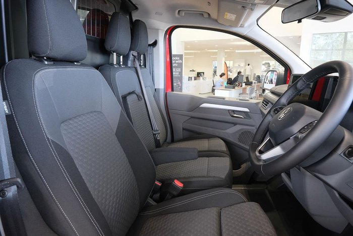 2025 Volkswagen Transporter TDI390