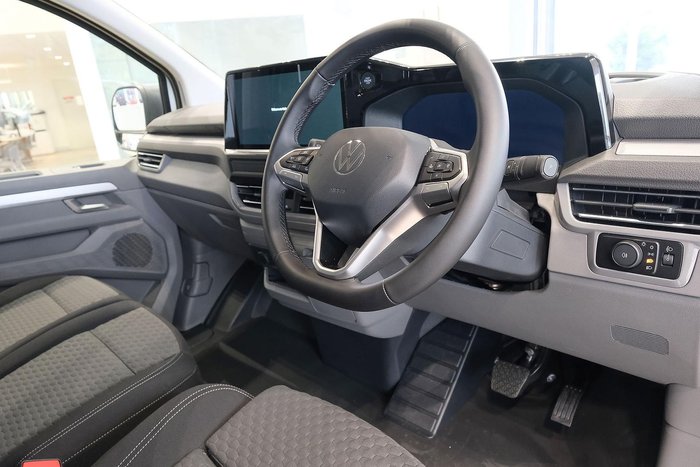 2025 Volkswagen Transporter TDI390