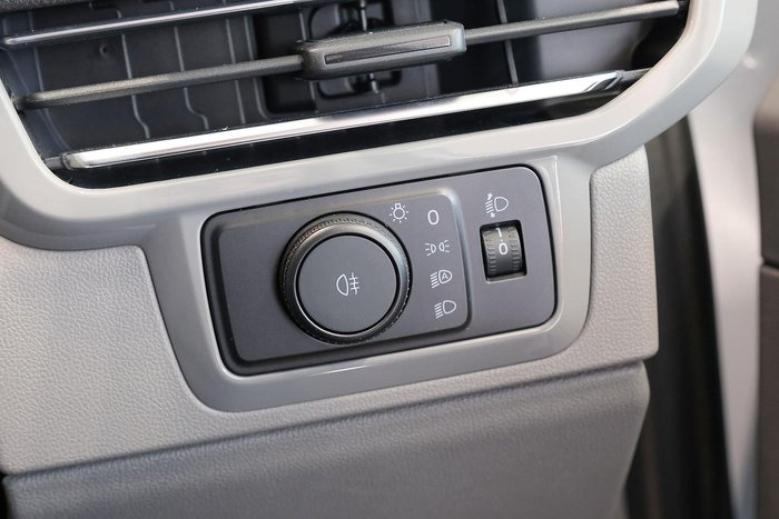 2025 Volkswagen Transporter TDI390