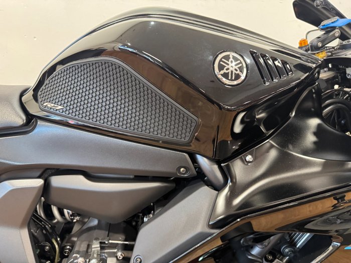 2023 Yamaha YZF-R7LA Black