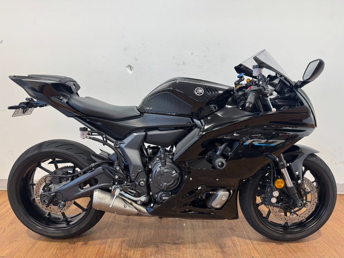 2023 Yamaha YZF-R7LA Black