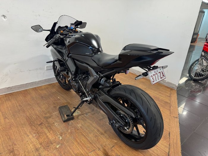 2023 Yamaha YZF-R7LA Black