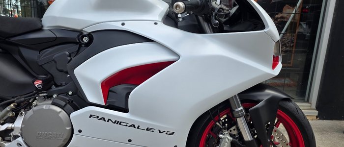 2021 DUCATI PANIGALE V2 WHITE