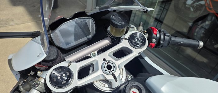 2021 DUCATI PANIGALE V2 WHITE