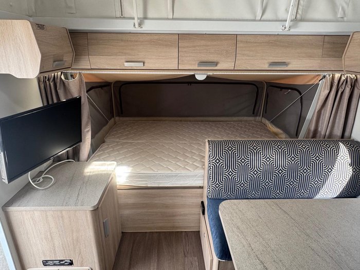2017 Jayco Expanda 16.49-3 Toilet/Shower Combo