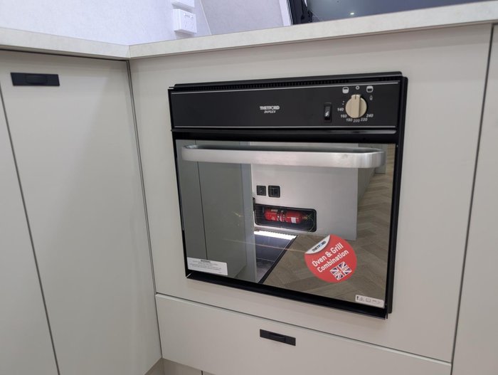 2025 Lotus Caravans Hollywood