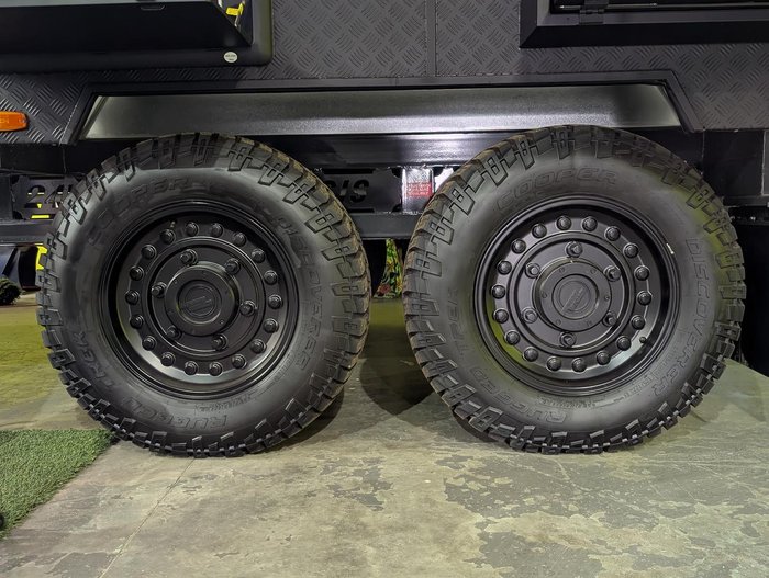 2025 Lotus Caravans Hollywood