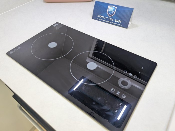 2025 Lotus Caravans Hollywood