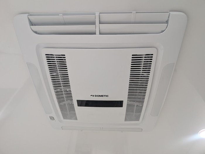 2025 Lotus Caravans Hollywood