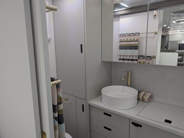 2025 Lotus Caravans Hollywood