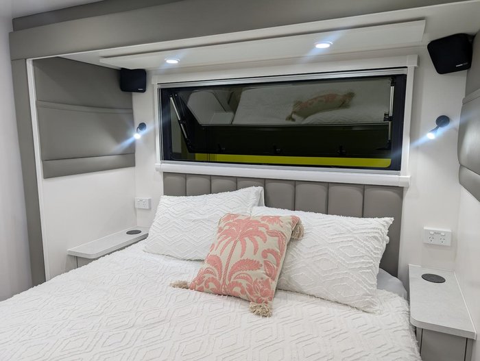 2025 Lotus Caravans Hollywood