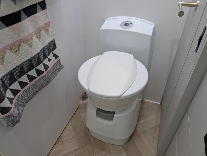 2025 Lotus Caravans Hollywood