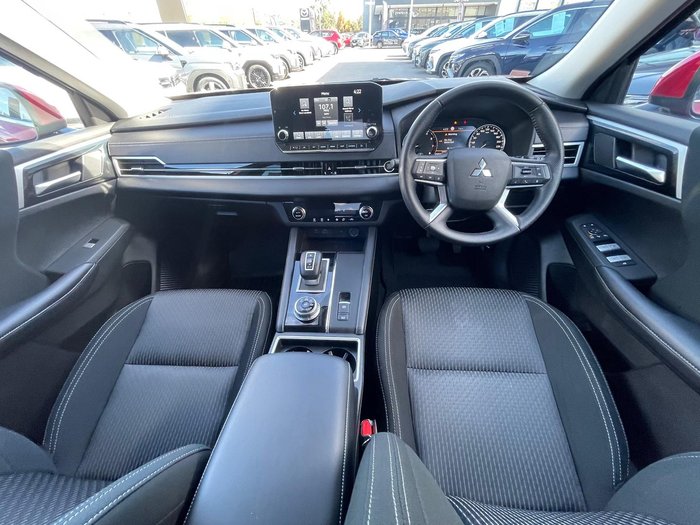 2022 Mitsubishi Outlander LS