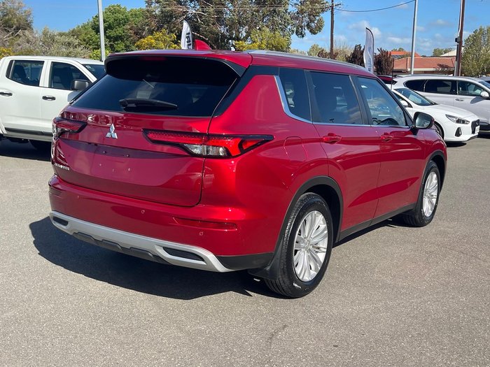 2022 Mitsubishi Outlander LS