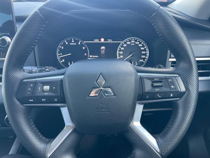 2022 Mitsubishi Outlander LS