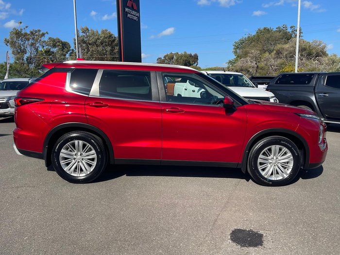 2022 Mitsubishi Outlander LS