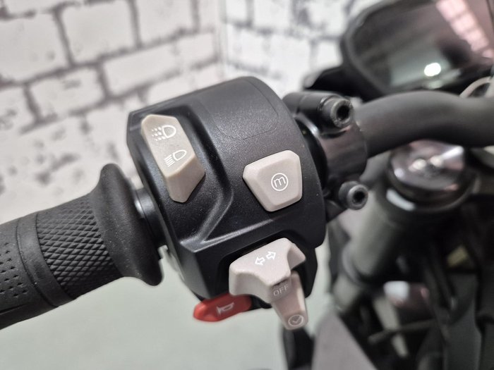 2023 Triumph Street Triple RS Street Triple Silver