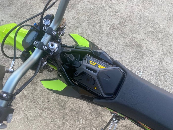 2025 Sur-ron 2025 SUR-RON ELECTRIC HYPER BEE PINE GREEN