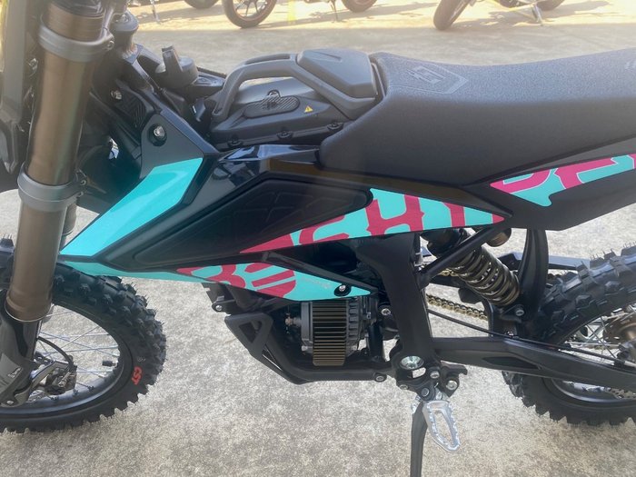 2025 Sur-ron 2025 SUR-RON ELECTRIC HYPER BEE SHORT WHEEL Blue