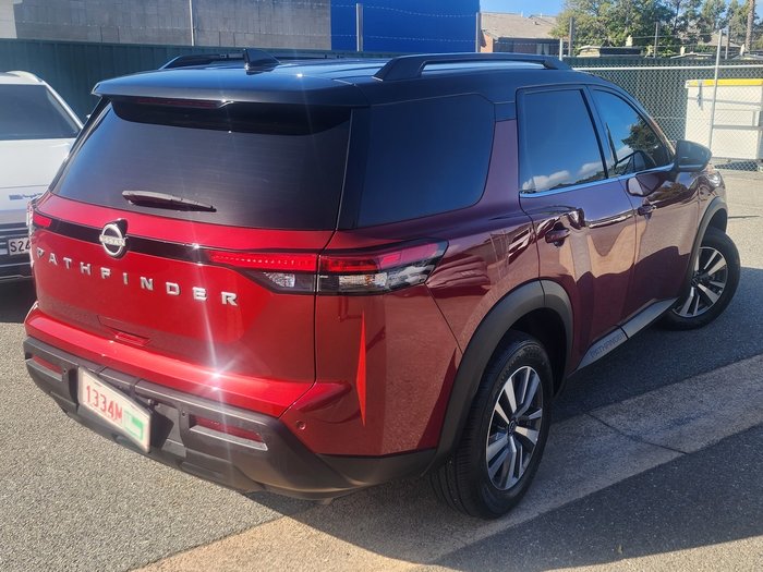 2024 Nissan Pathfinder Ti 2WD