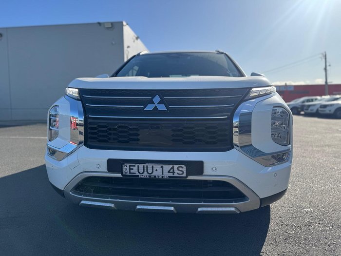 2022 Mitsubishi Outlander LS