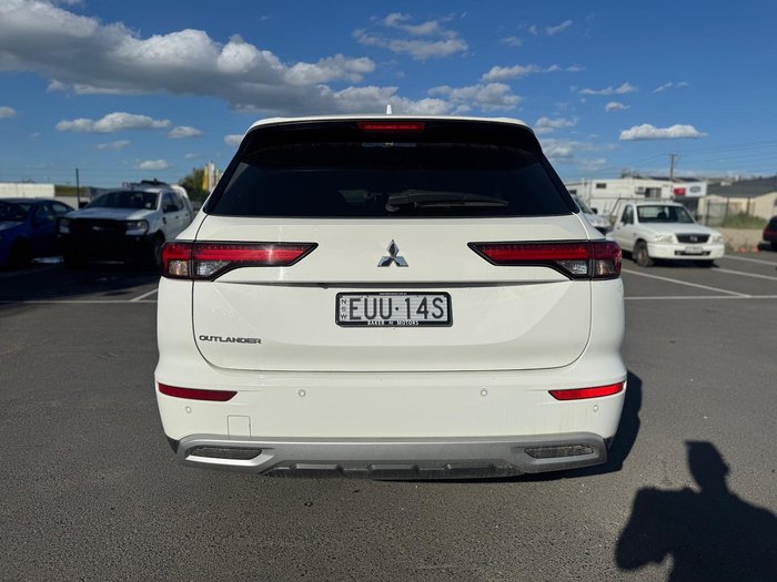 2022 Mitsubishi Outlander LS