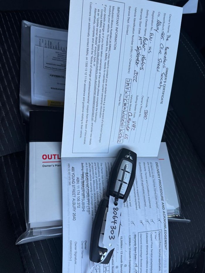 2022 Mitsubishi Outlander LS