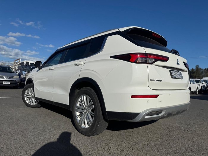2022 Mitsubishi Outlander LS