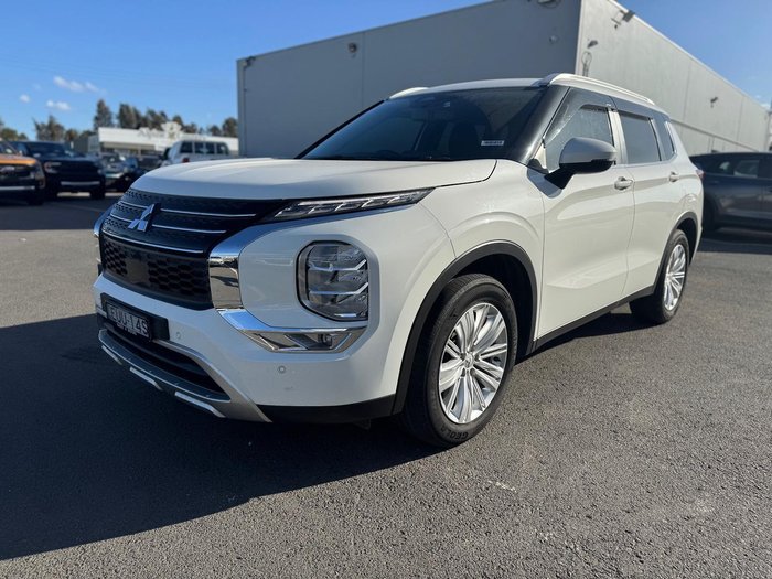 2022 Mitsubishi Outlander LS