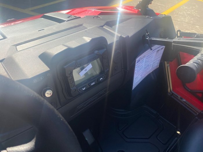 2025 Polaris RZR 200 EFI Red
