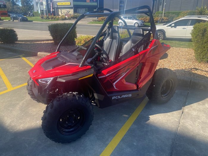 2025 Polaris RZR 200 EFI Red