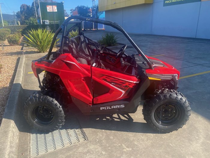 2025 Polaris RZR 200 EFI Red