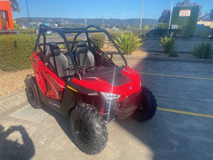 2025 Polaris RZR 200 EFI Red
