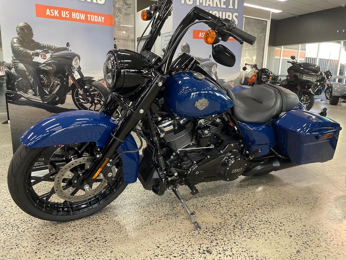 2023 Harley-Davidson Road King Special 114 (FLHRXS) Touring Blue