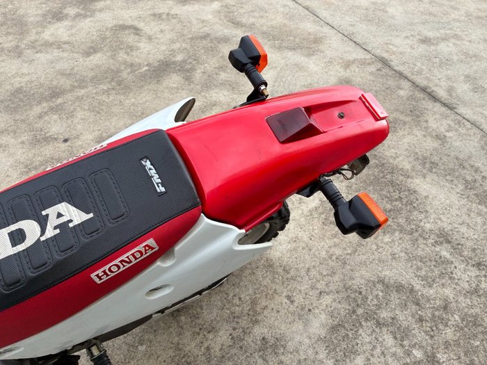 2000 Honda XR650R Red