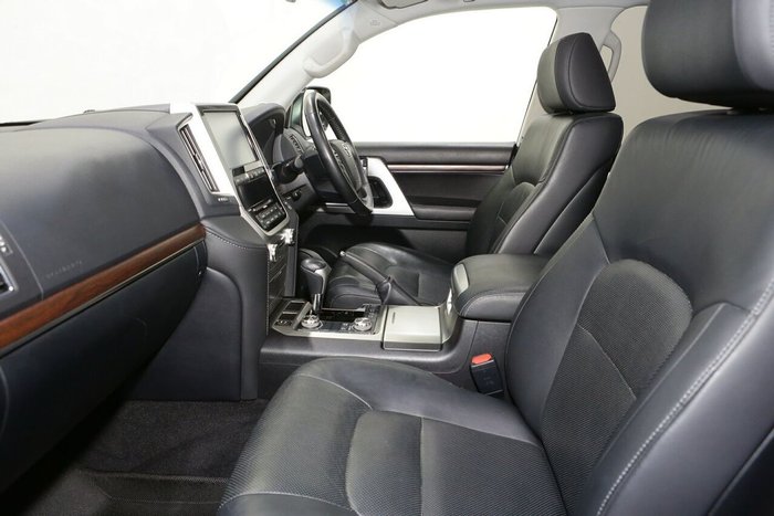 2020 Toyota Landcruiser VX