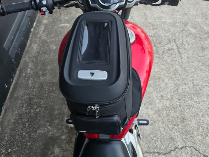2021 Triumph ROCKET III ROADSTER RED